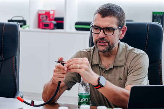 Supercheap Auto Visits CAROSS TECH Shenzhen: A Partnership Rooted in Innovation